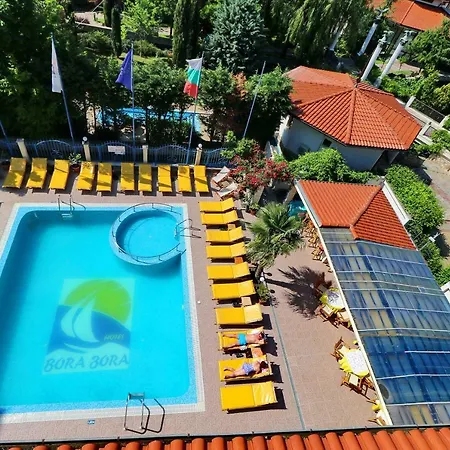 Ξενοδοχείο Bora Bora 3*