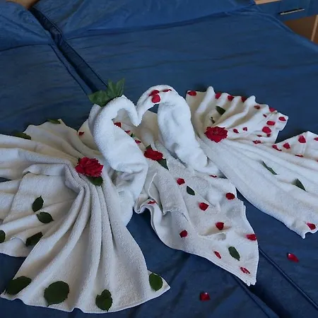 Bora Bora 3* סאני ביץ'