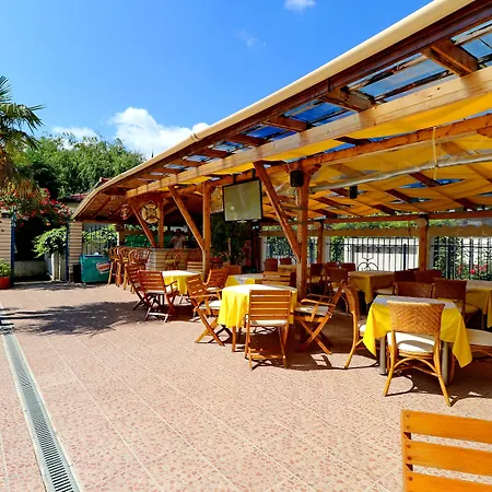 מלון Bora Bora 3*