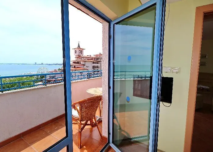 波拉波拉酒店 阳光海滩