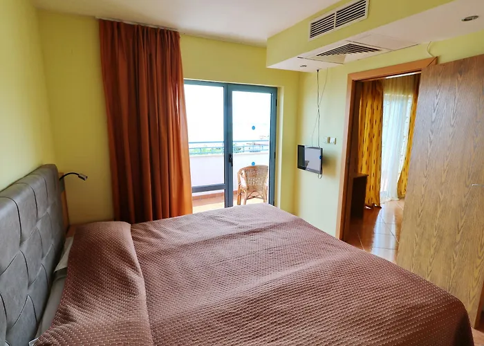 波拉波拉酒店 阳光海滩