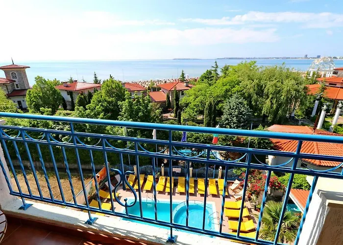 波拉波拉酒店 3* 阳光海滩