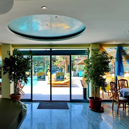 Bora Bora Hotell 3*